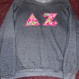 Fruit of the Loom Gray Sweater with Pink and Green Delta Zeta Letters